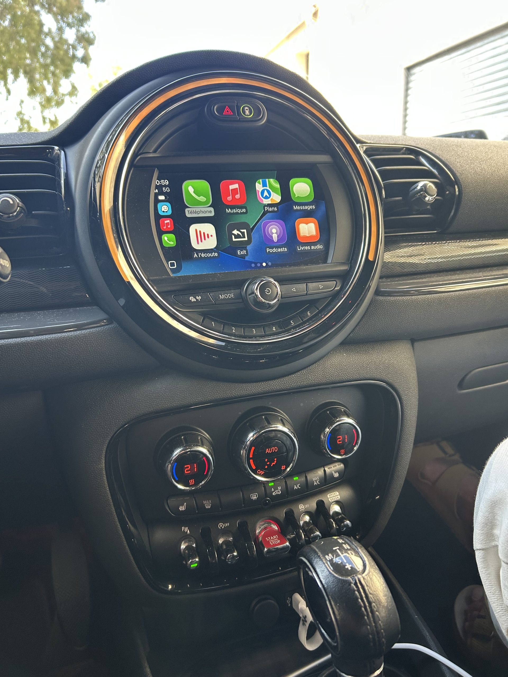Affichage Apple CarPlay sans fil sur ecran origine Mini Cooper Clubman Marseille